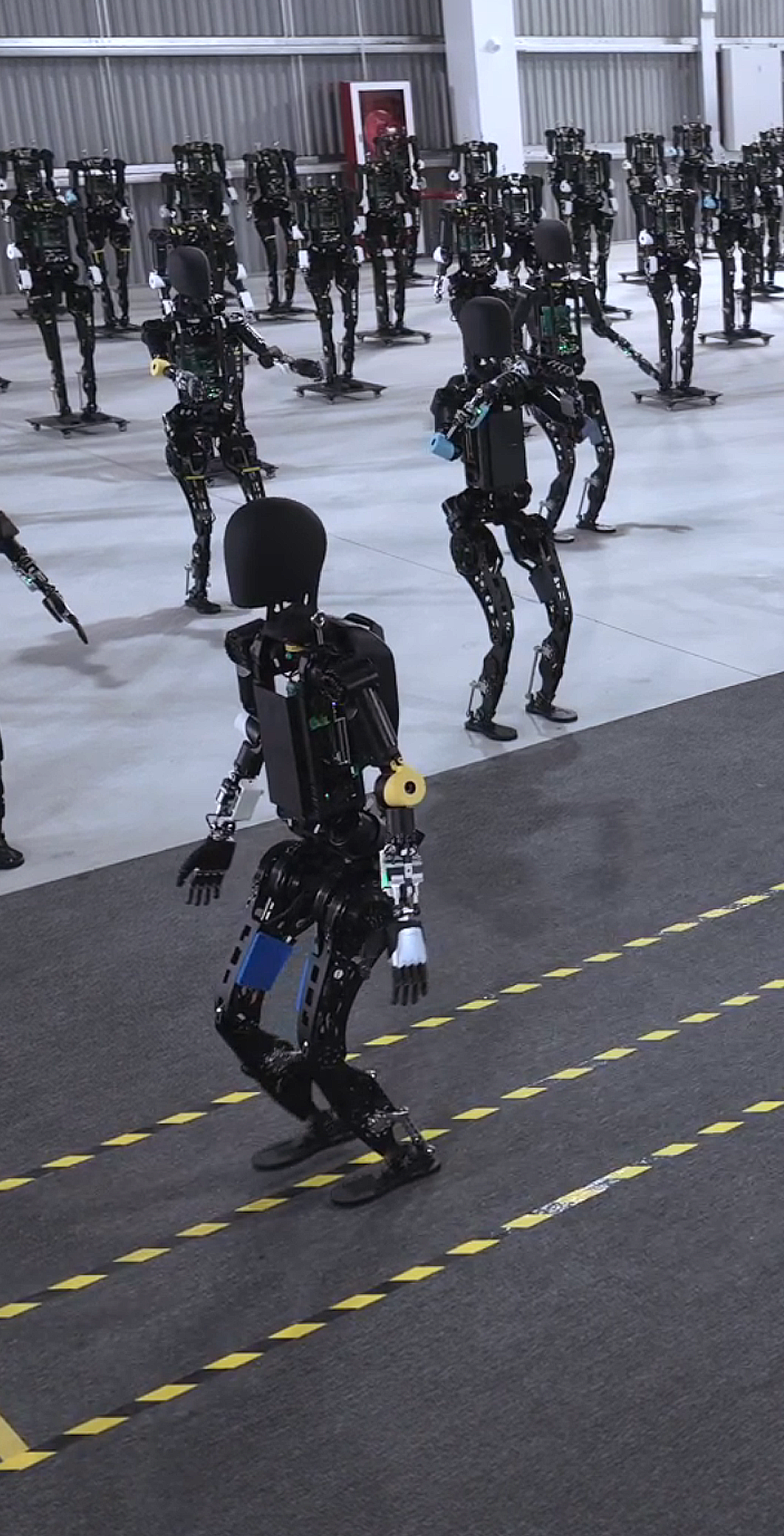 long8龙开启通用机器人商用量产